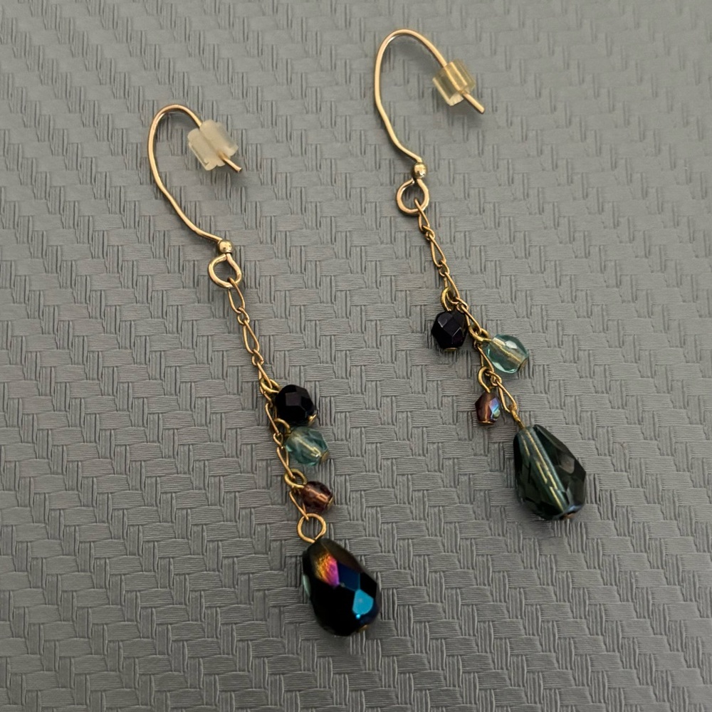 5/$10 Pair of drop earrings